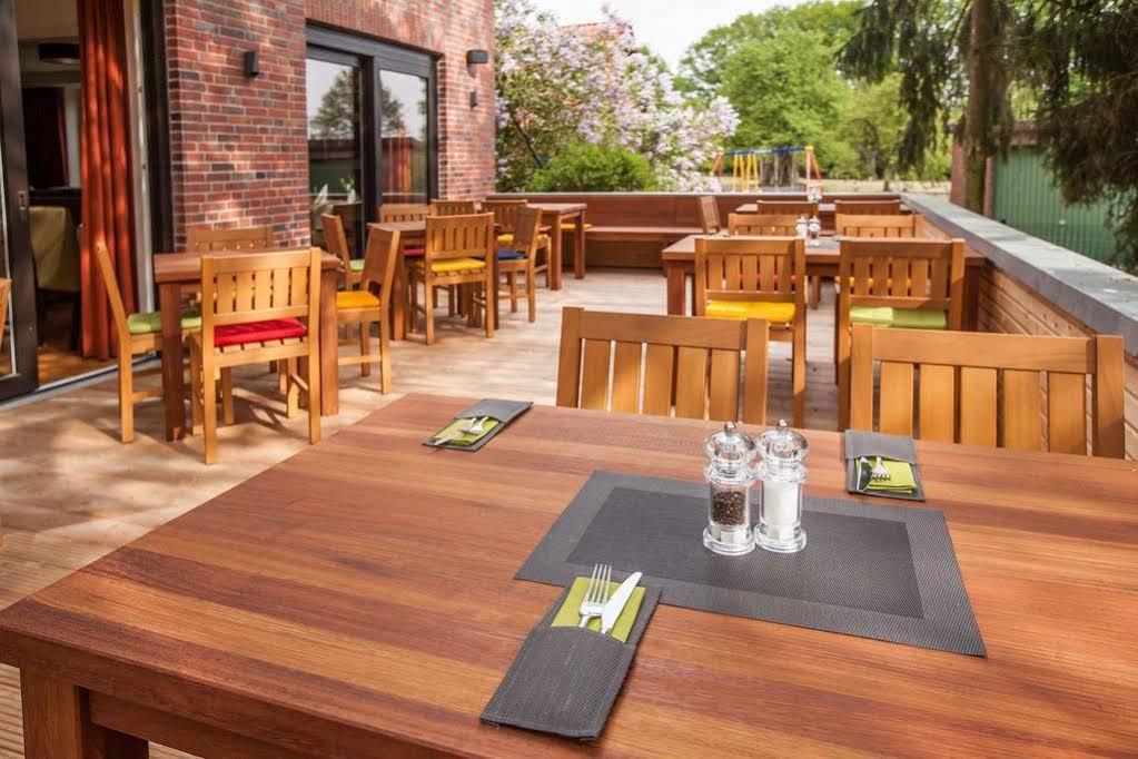 Hotel-Restaurant Zur Linde Altenmedingen エクステリア 写真