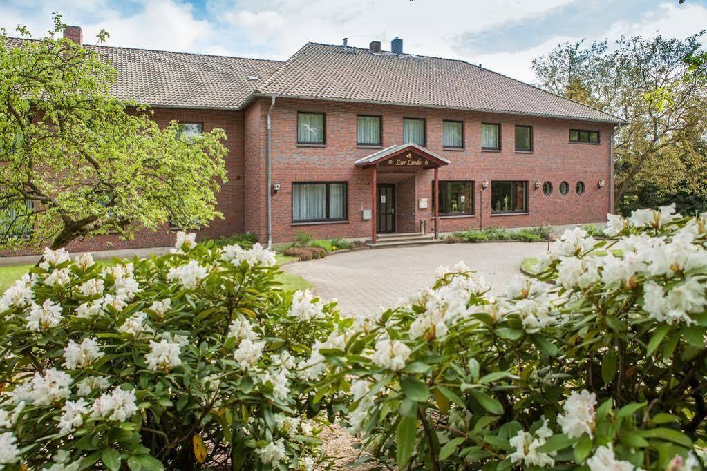 Hotel-Restaurant Zur Linde Altenmedingen エクステリア 写真