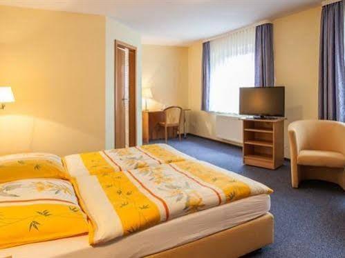 Hotel-Restaurant Zur Linde Altenmedingen エクステリア 写真
